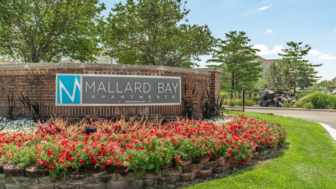 Mallard Bay Apartments in Crown Point, IN - Foto de edificio