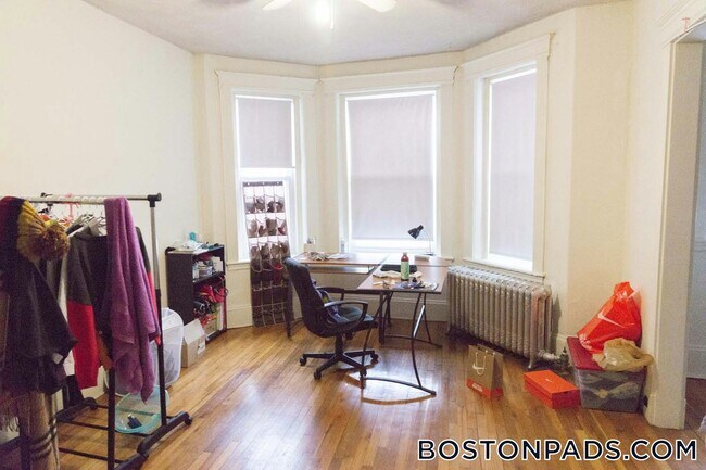 1334 Commonwealth Ave in Boston, MA - Building Photo - Building Photo