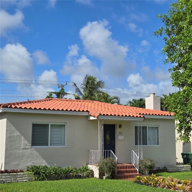 6428 SW 39th St in Miami, FL - Building Photo - Building Photo