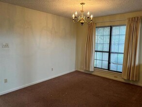 1225 Eaton Ln in Grapevine, TX - Building Photo - Building Photo