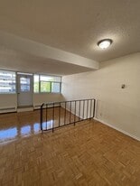 70 MCEWEN Ave in Ottawa, ON - Building Photo