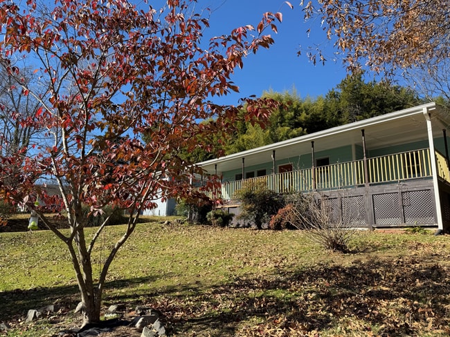 property at 214 W Union St