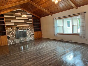 W210N11785 Hilltop Dr in Germantown, WI - Building Photo - Building Photo