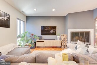 11621 Newbridge Ct in Reston, VA - Building Photo - Building Photo