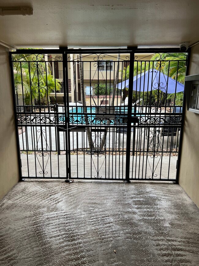 465 S Royal Poinciana Blvd, Unit 7A