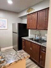 9009 Tudor Dr in Tampa, FL - Building Photo - Building Photo