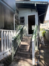 2318 Seaview Ave in Honolulu, HI - Foto de edificio - Building Photo