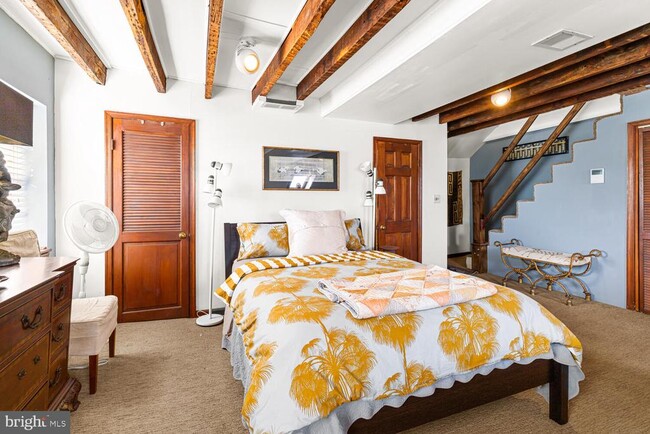 property at 516 S 3rd St