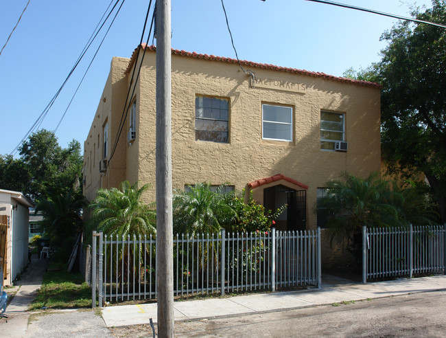 1753 NW 18th Ter in Miami, FL - Building Photo - Building Photo