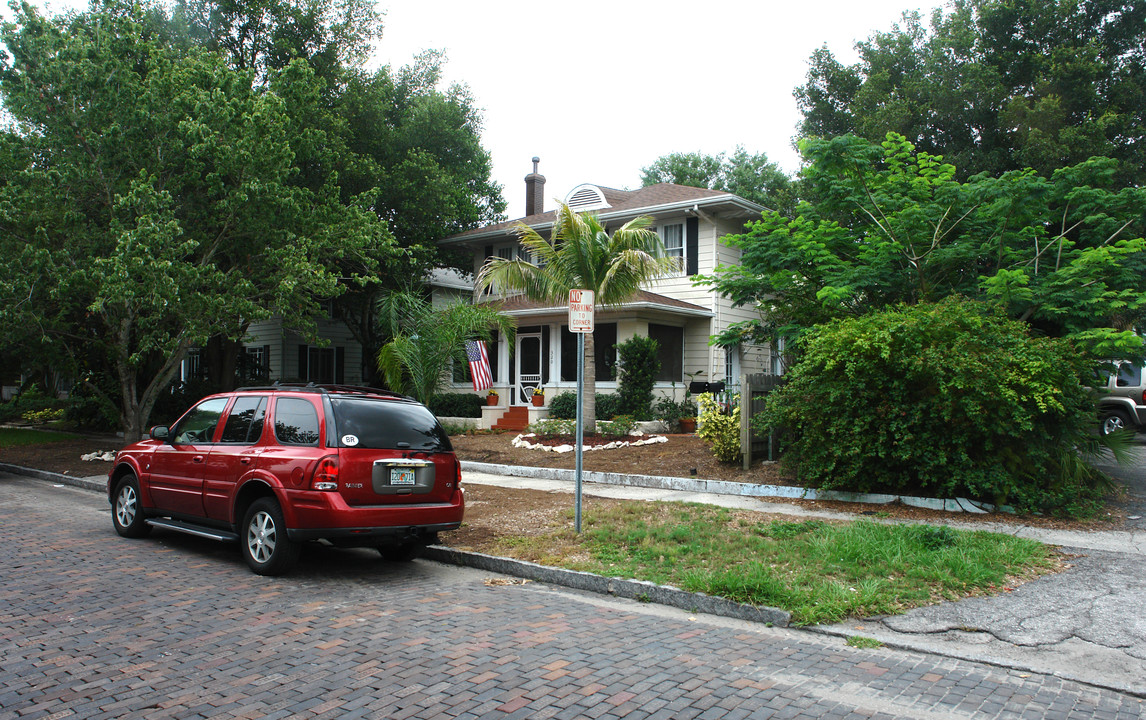 320 13th Ave N in St. Petersburg, FL - Building Photo