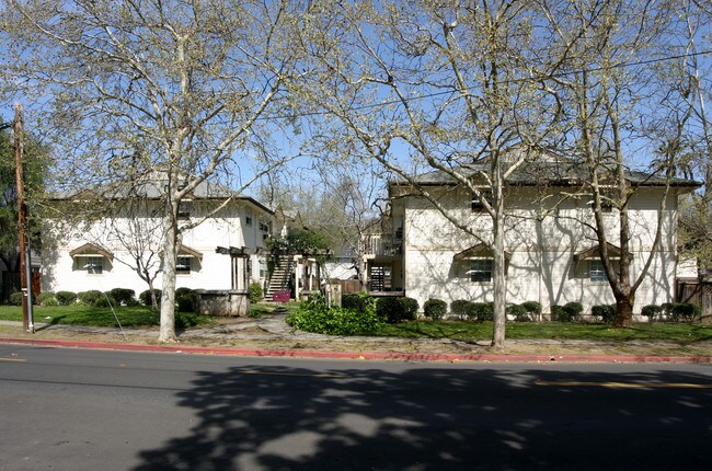 1402 Washington St in Calistoga, CA - Building Photo - Building Photo