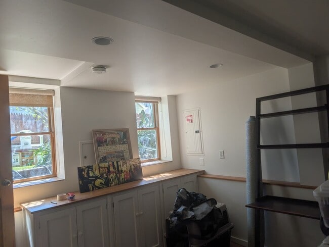 125 1/2 Spring St in Cambridge, MA - Foto de edificio - Building Photo