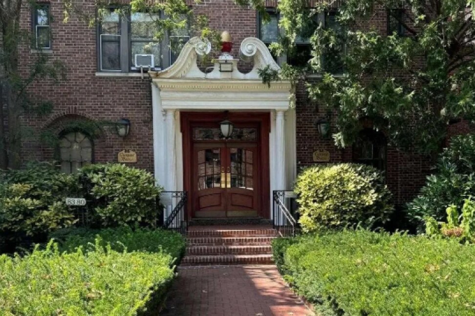 8380 118th St, Unit 4G in Kew Gardens, NY - Building Photo