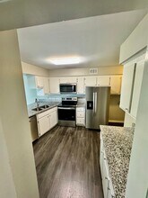 240 Shoreline Dr in Columbia, SC - Building Photo - Building Photo