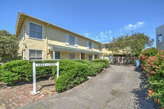 1321-1329 Hopkins St in Berkeley, CA - Building Photo - Building Photo