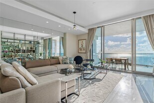 17901 Collins Ave in Sunny Isles Beach, FL - Building Photo