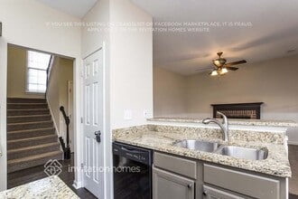 7010 Surrey Dr in Woodstock, GA - Building Photo - Building Photo