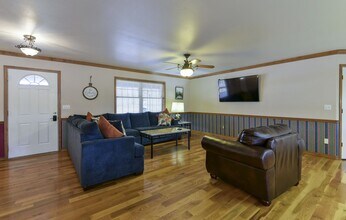 5558 State Hwy 265 in Branson, MO - Foto de edificio - Building Photo