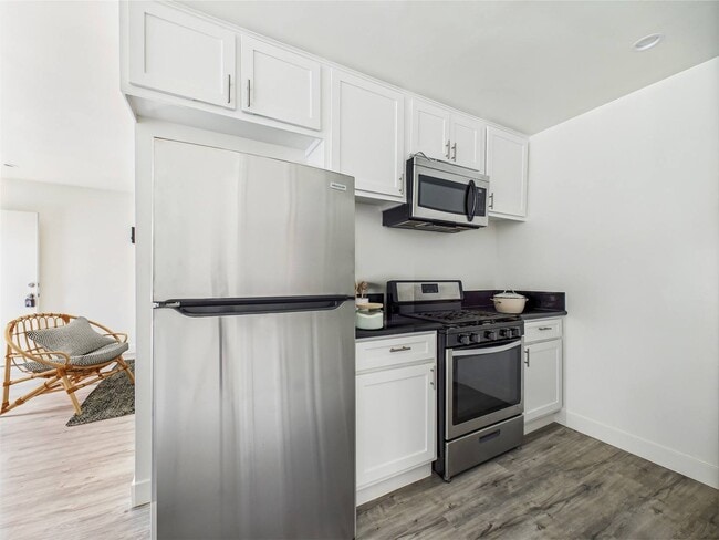 13060 Burbank Blvd. Apartments