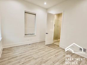 1814 W Thomas St, Unit 1R in Chicago, IL - Building Photo - Building Photo