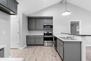 10922 Village Trail Dr in Houston, TX - Building Photo