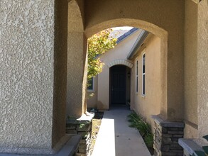 1879 N Nicolette Ln in Clovis, CA - Building Photo - Building Photo