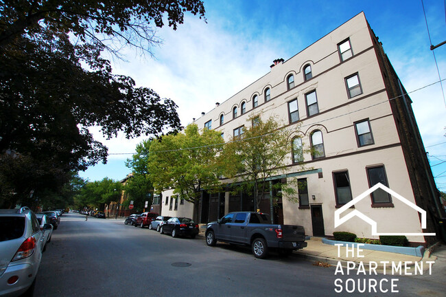 1048 W Dickens Ave in Chicago, IL - Building Photo - Building Photo