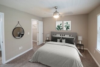 Sugarloaf Crossing in Lawrenceville, GA - Foto de edificio - Building Photo