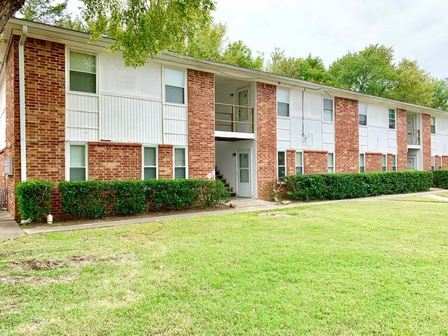 Woodcreek Apartments in Mcalester, OK - Building Photo