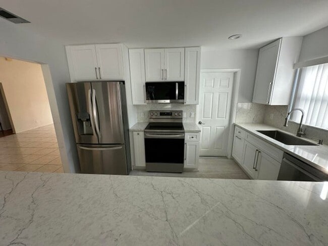 3291 SW 4th St in Deerfield Beach, FL - Building Photo - Building Photo