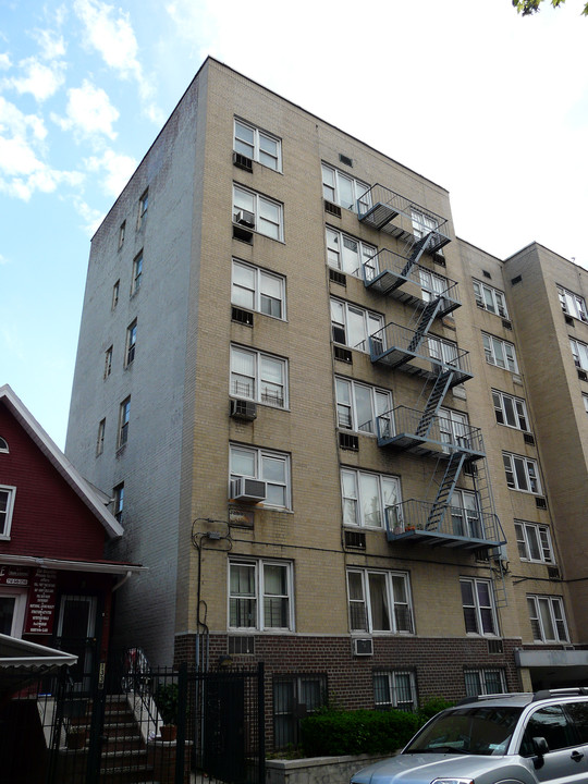 125 W 195th St in Bronx, NY - Foto de edificio