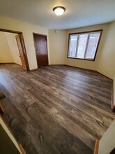 1909 Clay St in Cedar Falls, IA - Building Photo - Building Photo