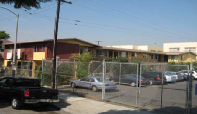 227 W 14th St in Long Beach, CA - Foto de edificio - Building Photo