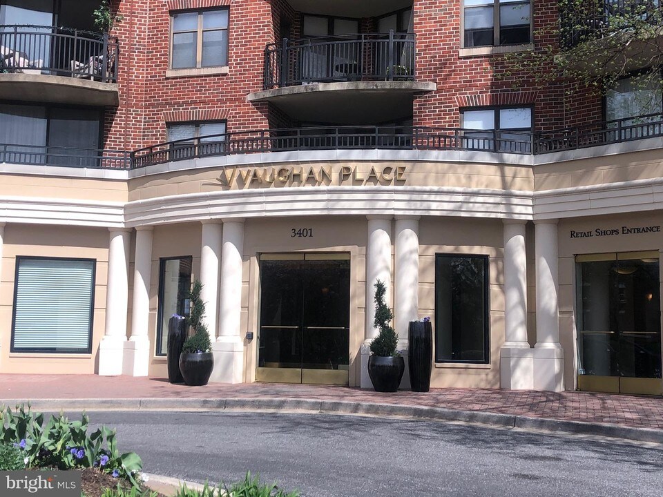 3401 38th St NW-Unit -303 in Washington, DC - Foto de edificio