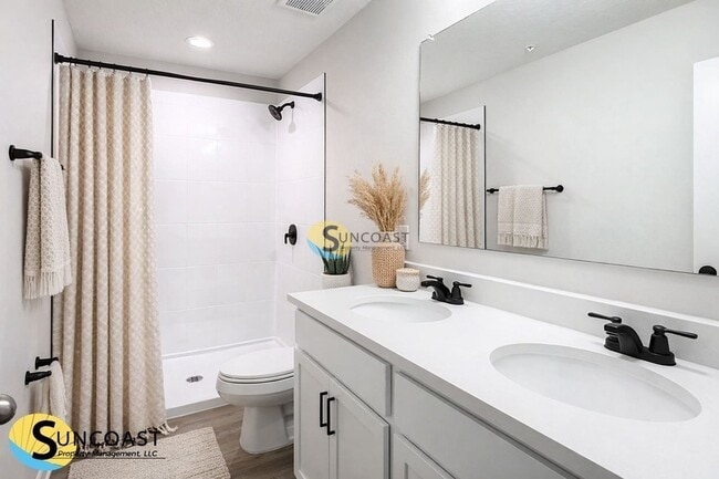3821 SW 43rd Ct, Unit 305