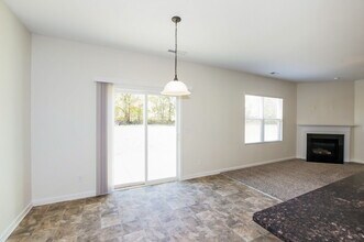 2011 Blue Stream Ln in Indian Trail, NC - Foto de edificio - Building Photo