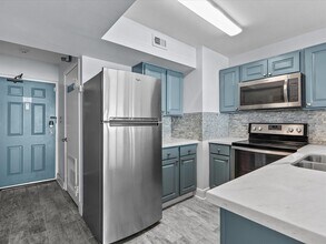 11945 Termini-San Luis Pass Rd, Unit 108 in Galveston, TX - Building Photo - Building Photo