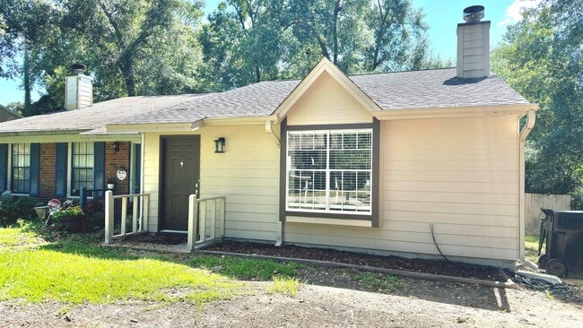 property at 2323B Via Sardinia St