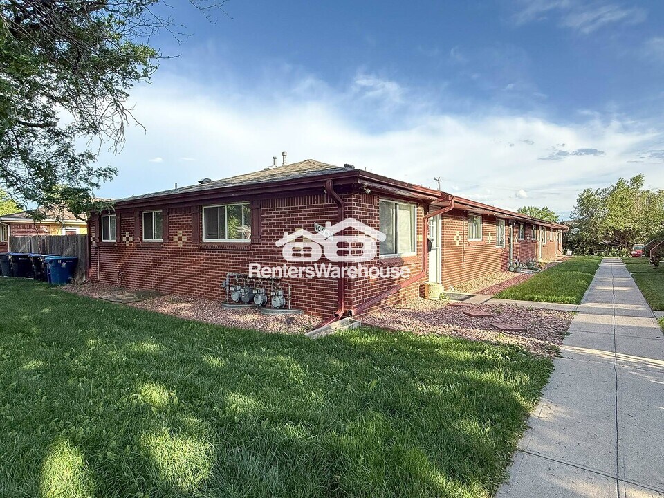 10362 W 59th Ave in Arvada, CO - Building Photo