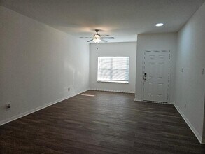 18412 Speculator Ln in Elgin, TX - Building Photo - Building Photo