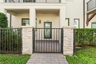 4612 NW 83rd Pkwy in Doral, FL - Building Photo - Building Photo