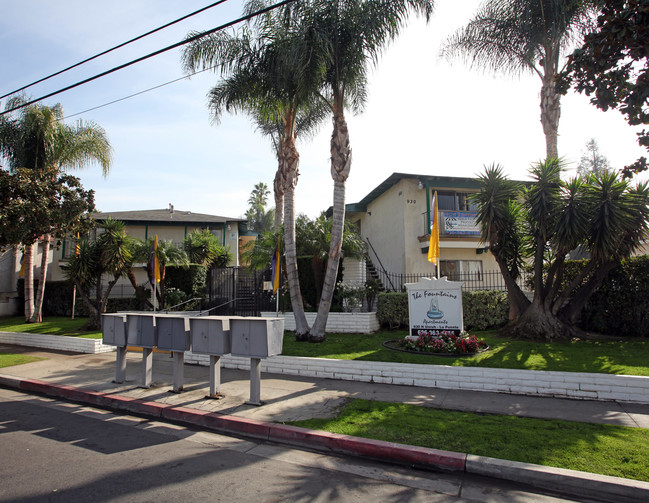 The Fountains Apartments in La Puente, CA - Foto de edificio - Building Photo