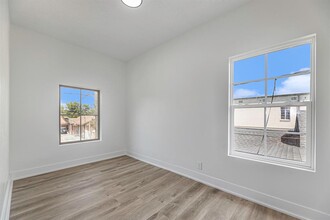 17 Norwood St-Unit -4 in Houston, TX - Building Photo - Building Photo