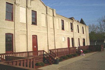 208 W South St in Bethel, OH - Building Photo