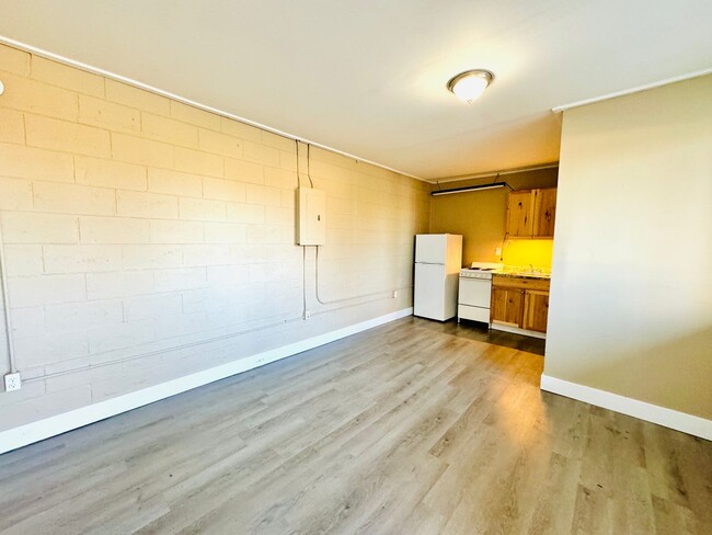 property at 401 N Maple St
