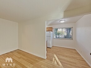 2376 Sutter Ave, Unit 2 in Santa Clara, CA - Foto de edificio - Building Photo