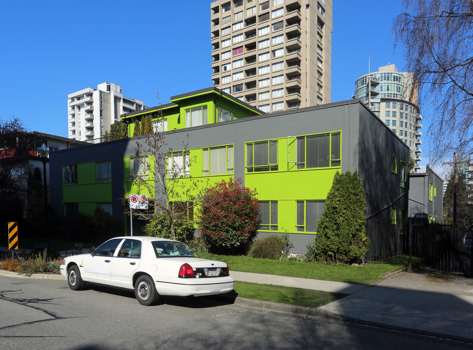 1255 Comox St in Vancouver, BC - Building Photo