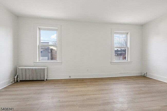 66 N Washington Ave in Bergenfield, NJ - Building Photo - Building Photo