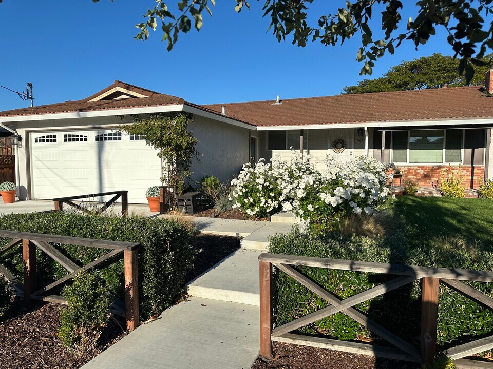 36558 Blackwood Dr in Newark, CA - Building Photo