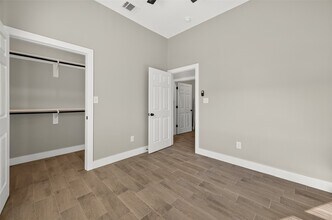 8005 Sexton St in Houston, TX - Foto de edificio - Building Photo